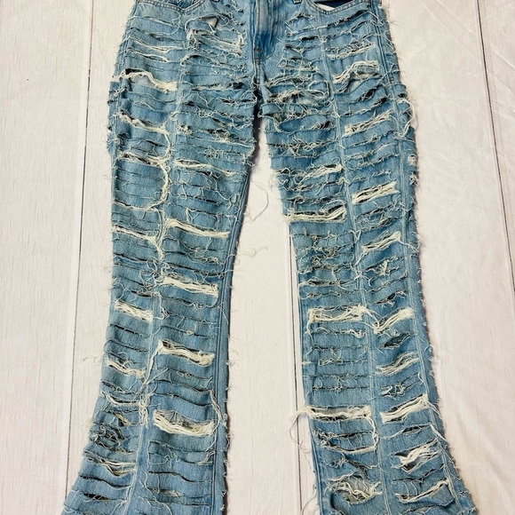 Frame Altier Denim Light Blue Distressed Flare Jeans - Picture 1 of 5